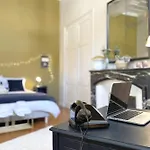 Le Crosne - Parking - Prestige - Calm Appartement *