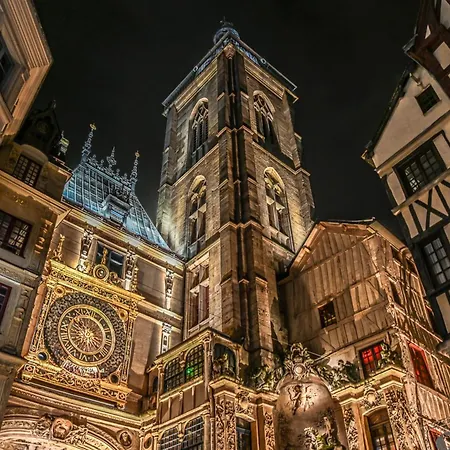 Le Crosne - Parking - Prestige - Calm Daire *