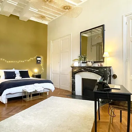 Le Crosne - Parking - Prestige - Calm Daire *