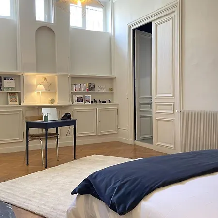 Le Crosne - Parking - Prestige - Calm Appartement